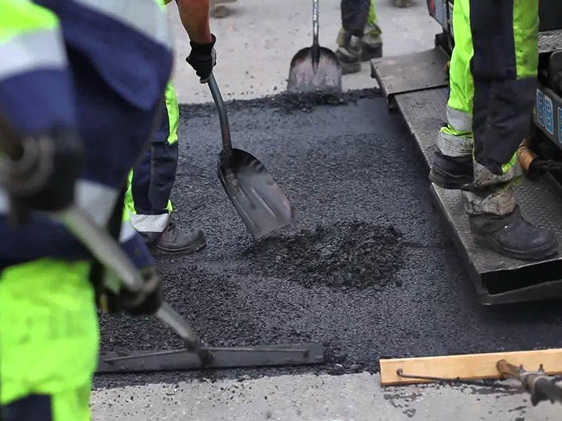 Riva / Fräsa Asfaltbeläggning