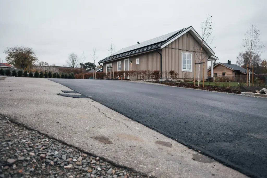s v ljer du r tt asfalt f r uppfarten slitstyrka utseende och budget i balans